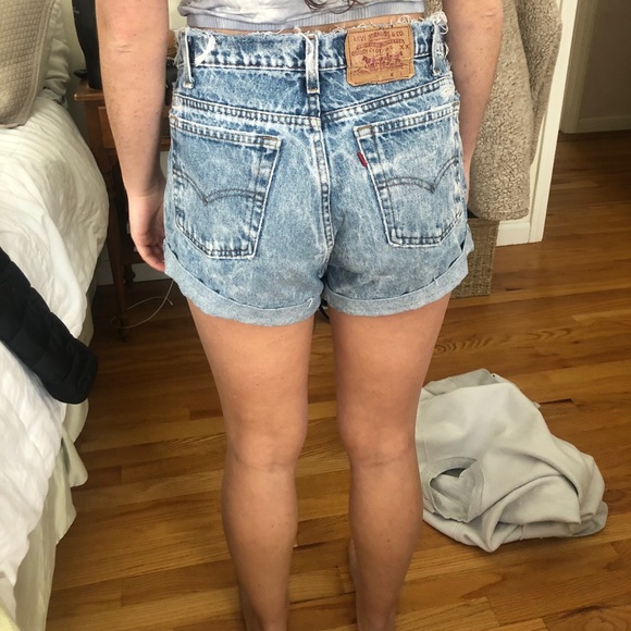 Vintage Levi shorts - Picture 6 of 6